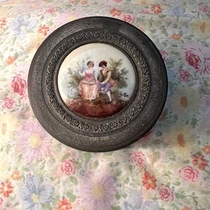 COPY - Vintage Victorian Powder Box- Musical